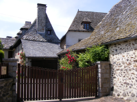 Maisons village de Vezels Roussy - Paroisse de la Croix Saint Pierre